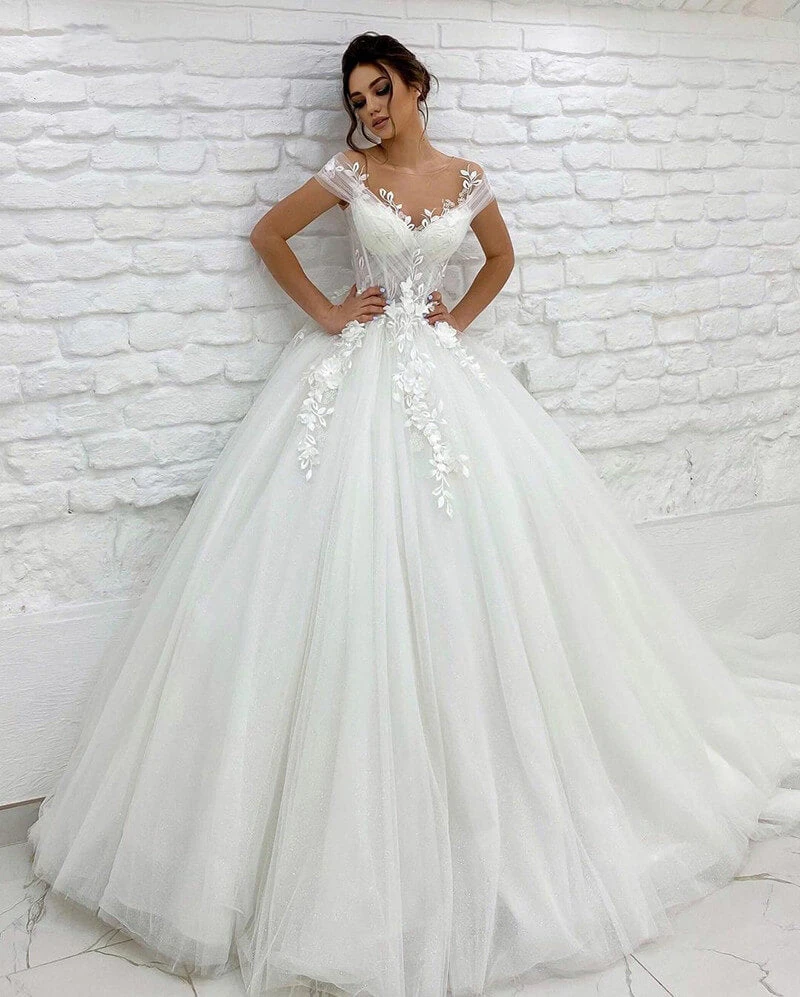 Robe De Mariée Princesse Dentelle Avec Traine 3 Robe De Mariée Princesse Dentelle Avec Traine – Image 3